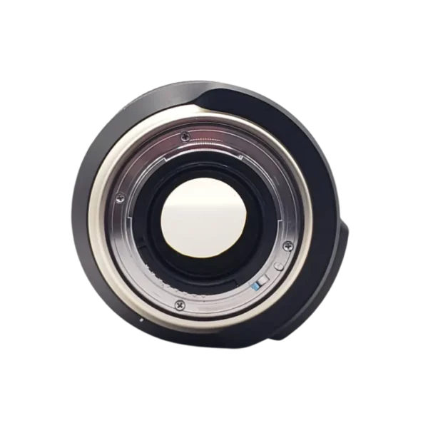 Vista de la montura trasera del lente Tamron 24‑70 mm G2 sellado contra humedad | Tienda Revenato
