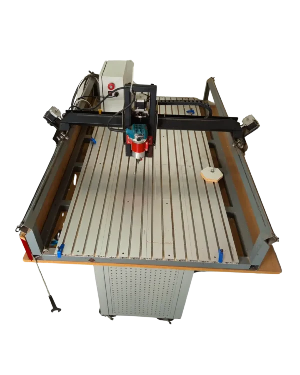 Vista superior router CNC 90x60 cm con mesa ranurada T‑slot y husillo de alta velocidad | Tienda Revenato máquinas de corte y grabado